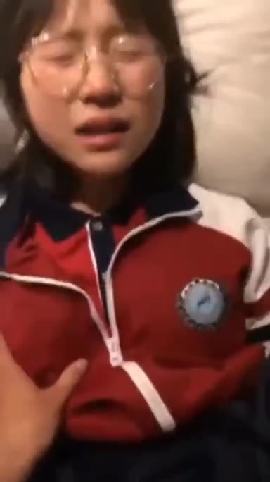 Background nonton video viral Bocil Chindo Diewe Nangis Minta Ampun