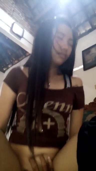 Background nonton video viral Bocil Baju Coklat Nikmatin Genjotan Ayah