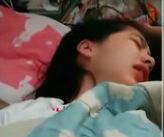 Background nonton video viral Bocil Kesakitan Lagi Tidur Dipaksa Wikwik Brutal