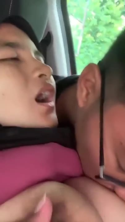 Background nonton video viral Bocil Jilbab Dikenyot Minta Lanjut Dimasukin