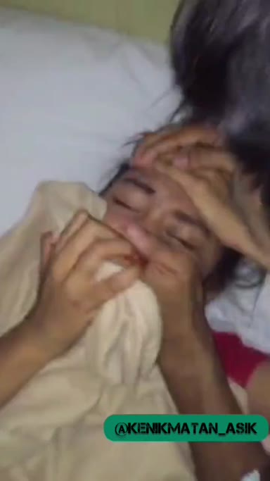 Background nonton video viral ABG Viral Trending Kena Sodok Paksa Dirumah Sama Om