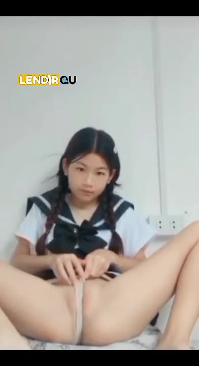 Background nonton video viral Bocil Chindo Pink Pamer Bodynya Yang Siap Dipake